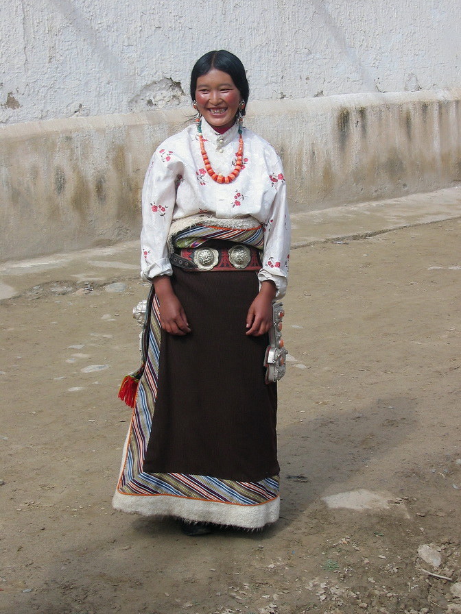 37-Tibetan women.jpg - Tibetan women